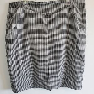 Worthington Houndstooth skirt